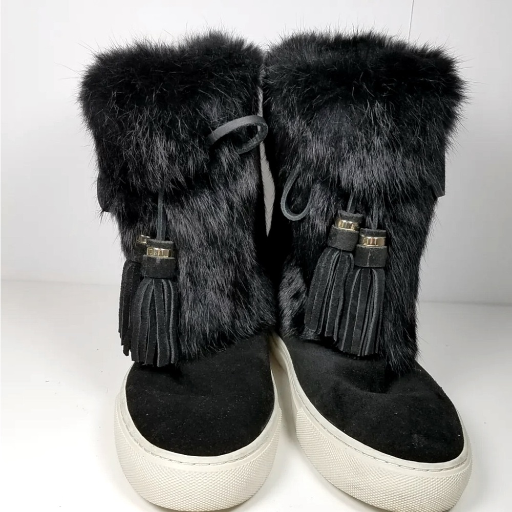 Tory burch suede black Size 6 M pristine condition